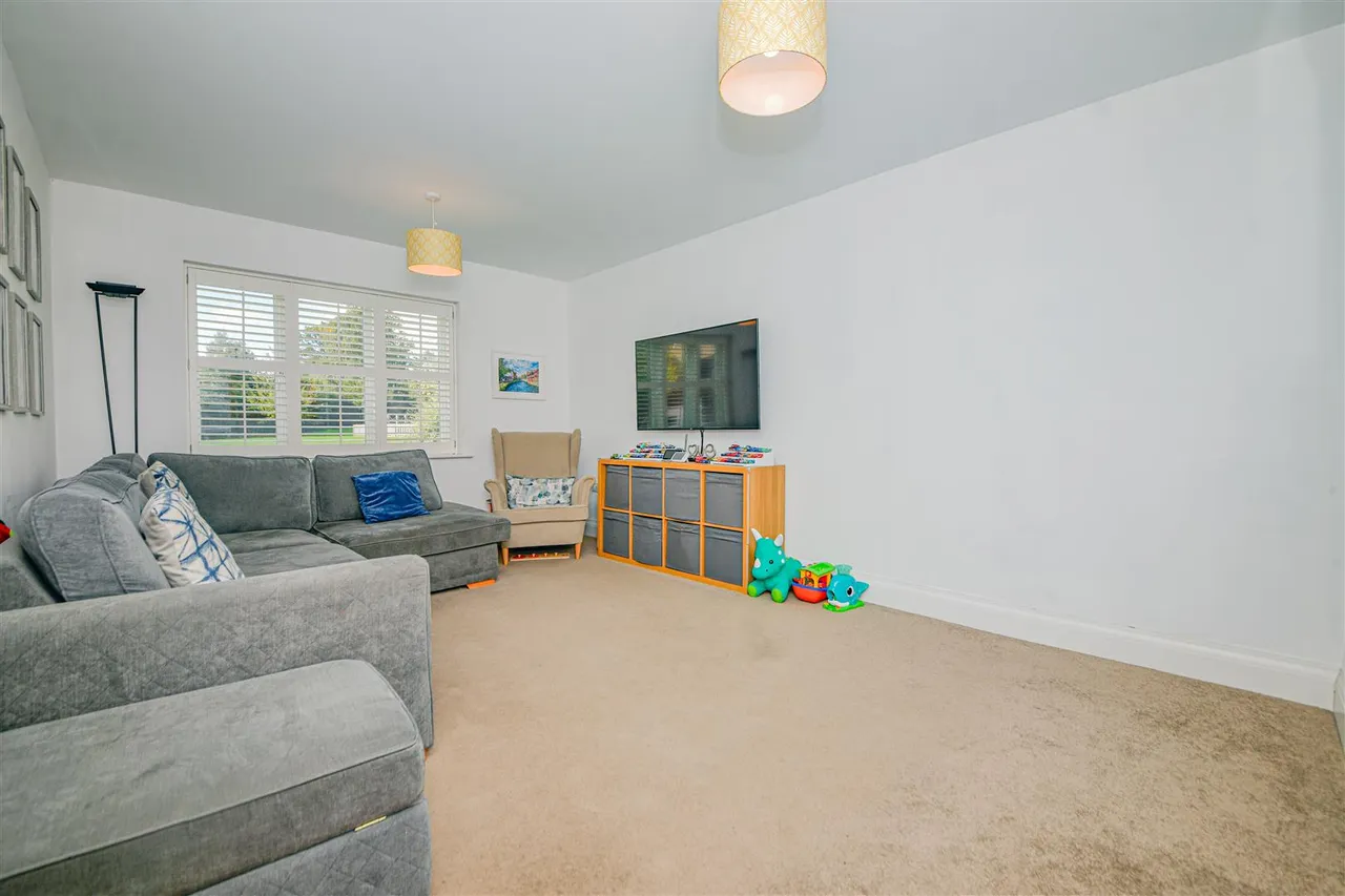 Pembers Hill Drive, Fair Oak, SO50, photo 3