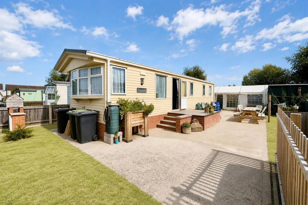 3 bed house for sale — Bradestone Road, Nuneaton, Warwickshire, CV11