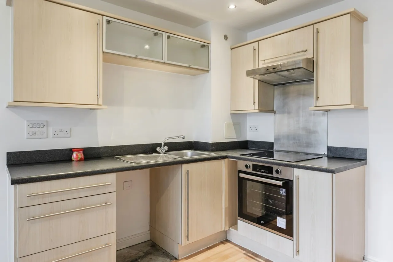 Exeter Street, Plymouth, PL4, photo 7