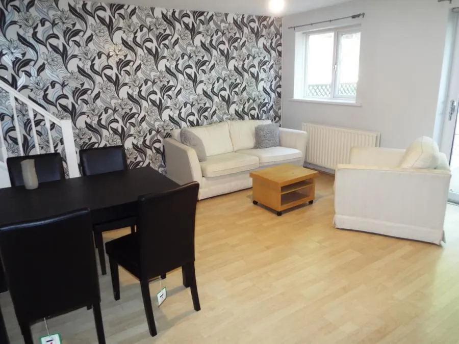 3 bed house to rent — Tipton Street, Wincobank, S9