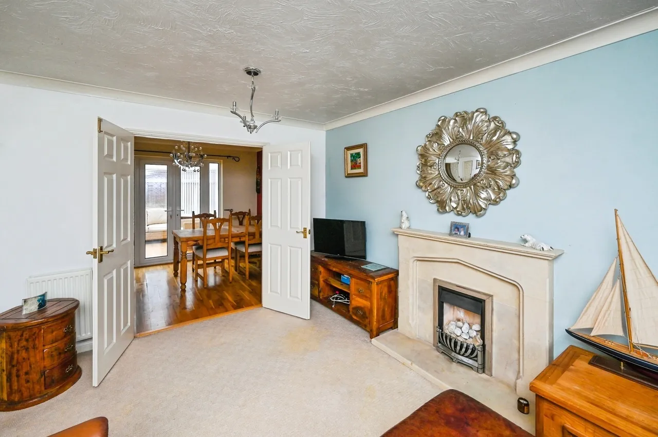 Thorpelands Avenue, Forest Town, Mansfield, Nottinghamshire, NG19, photo 4