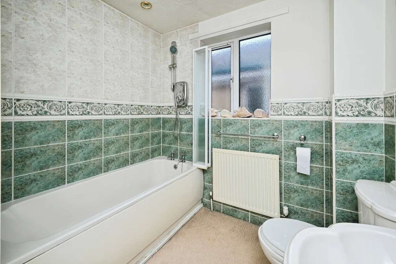Thorpelands Avenue, Forest Town, Mansfield, Nottinghamshire, NG19, photo 13