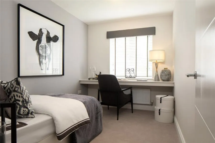 Off Worting Road, Basingstoke, RG23, photo 5