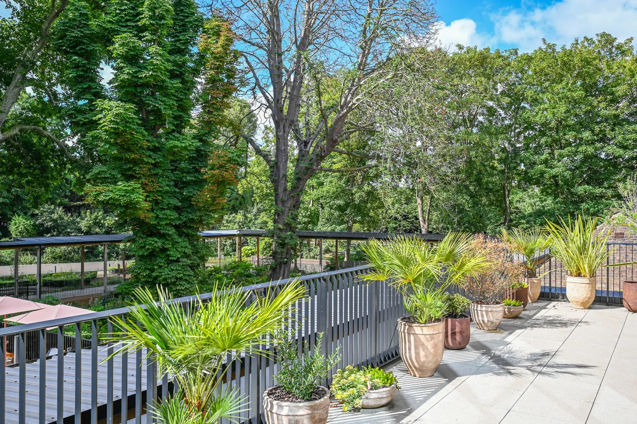 Brentford, TW8, photo 21