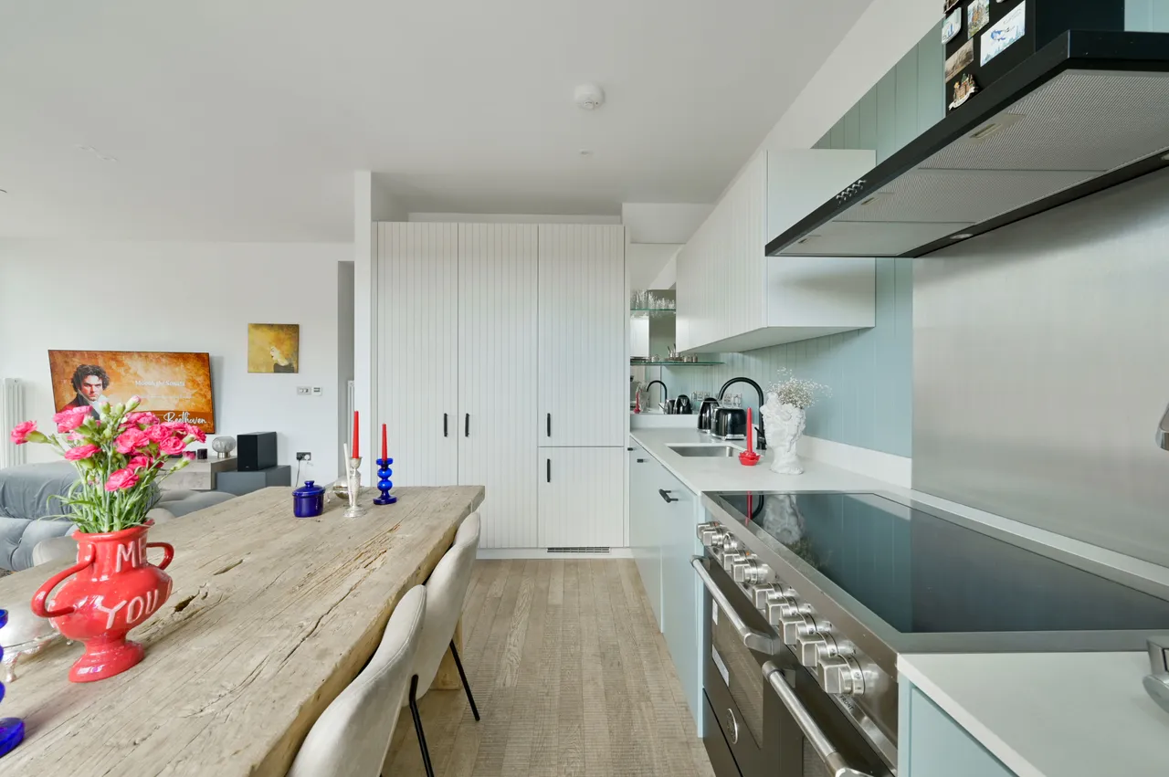 Brentford, TW8, photo 31