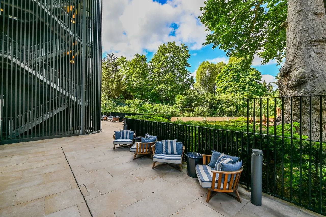 Brentford, TW8, photo 39