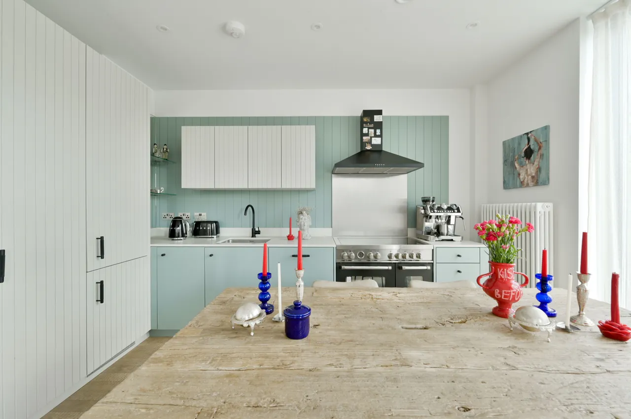 Brentford, TW8, photo 19