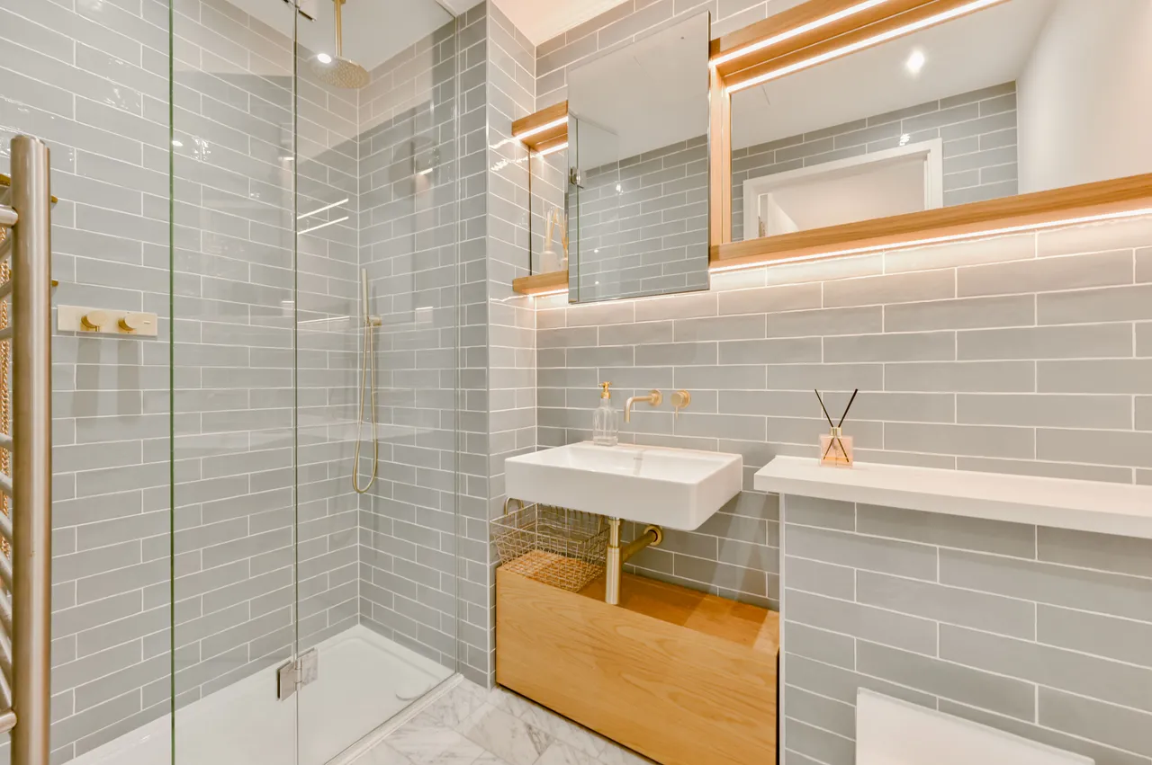 Brentford, TW8, photo 9