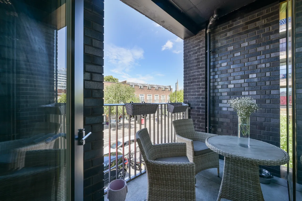 Brentford, TW8, photo 5