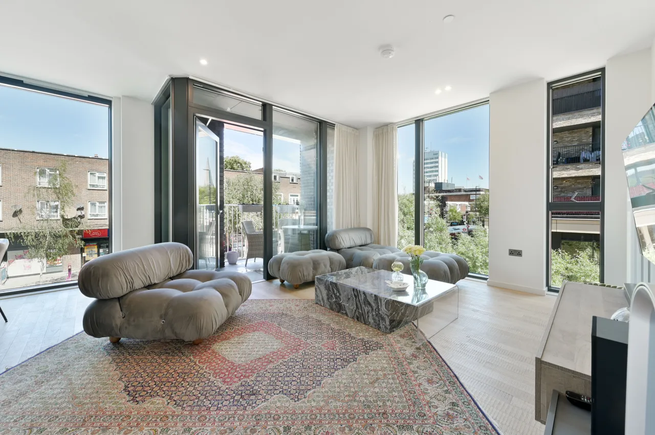 2 bed flat for sale, Brentford, TW8