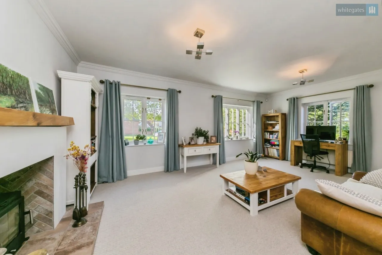Wychwood Park, Weston, CW2, photo 10