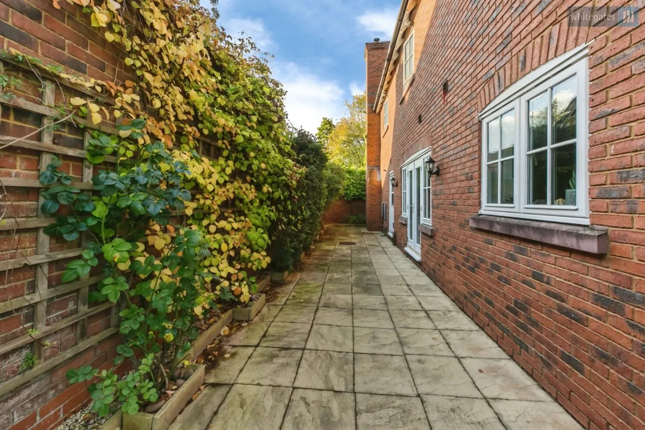 Wychwood Park, Weston, CW2, photo 36
