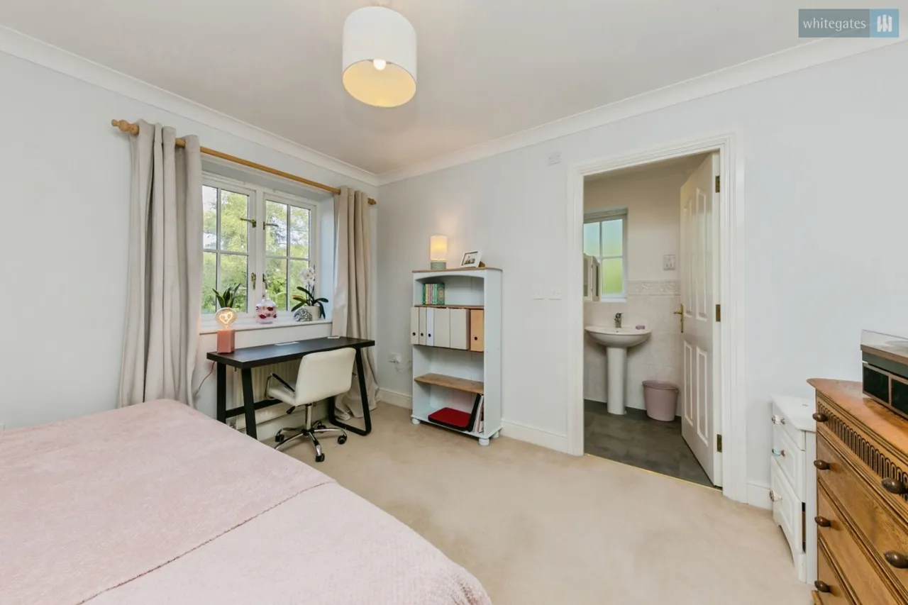 Wychwood Park, Weston, CW2, photo 24