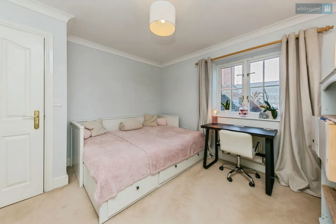 Wychwood Park, Weston, CW2, photo 25