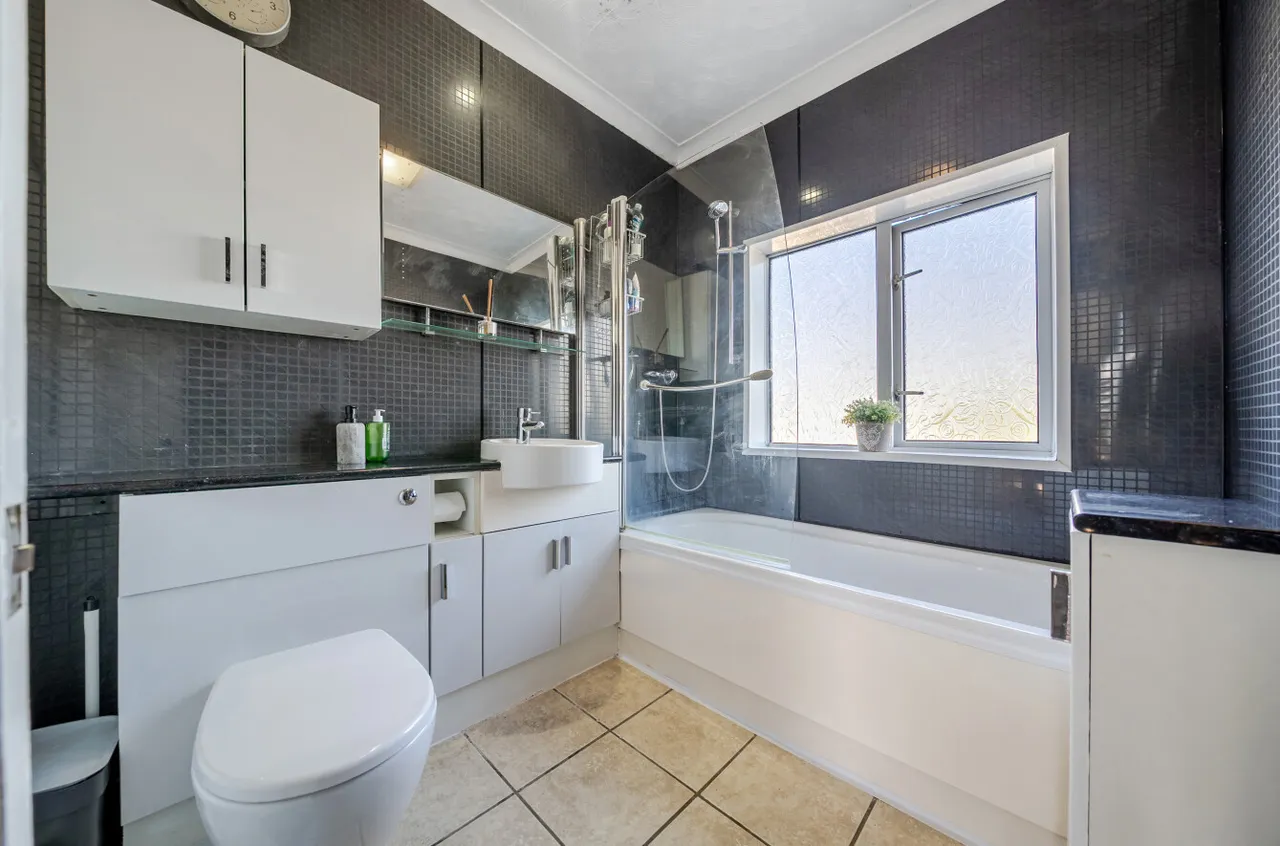 Spring Gardens, Anlaby Common, HU4, photo 12