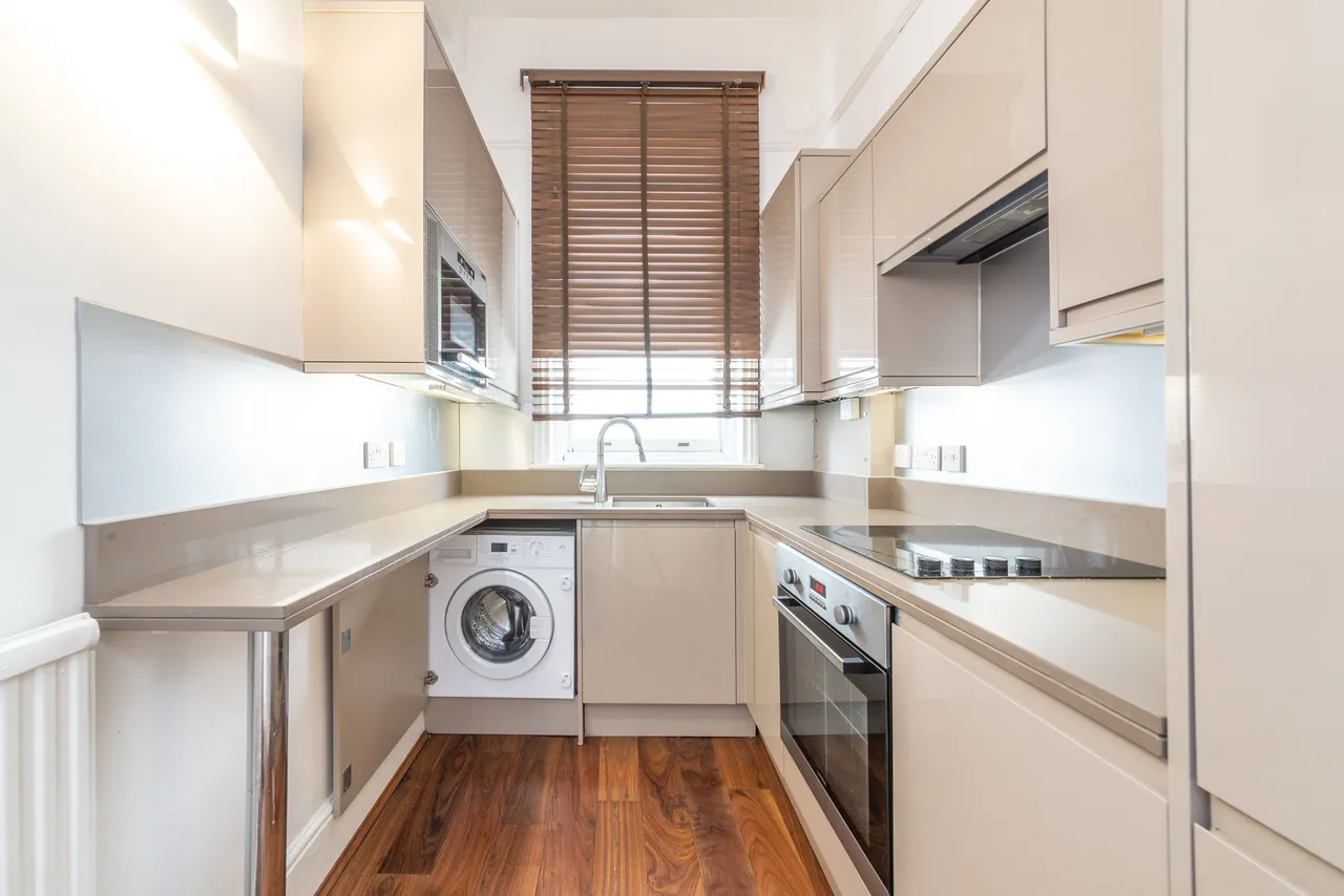 Flat 2, 210 Camden Road, London, photo 2