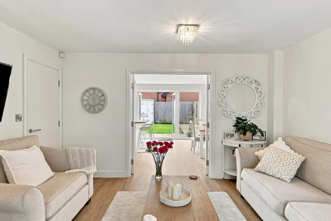 Hurstfield Road, Ellenbrook, M28, photo 11