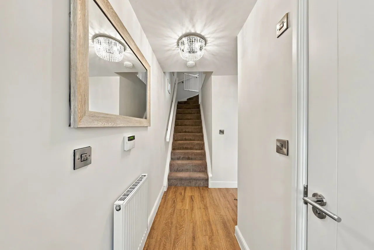 Hurstfield Road, Ellenbrook, M28, photo 12
