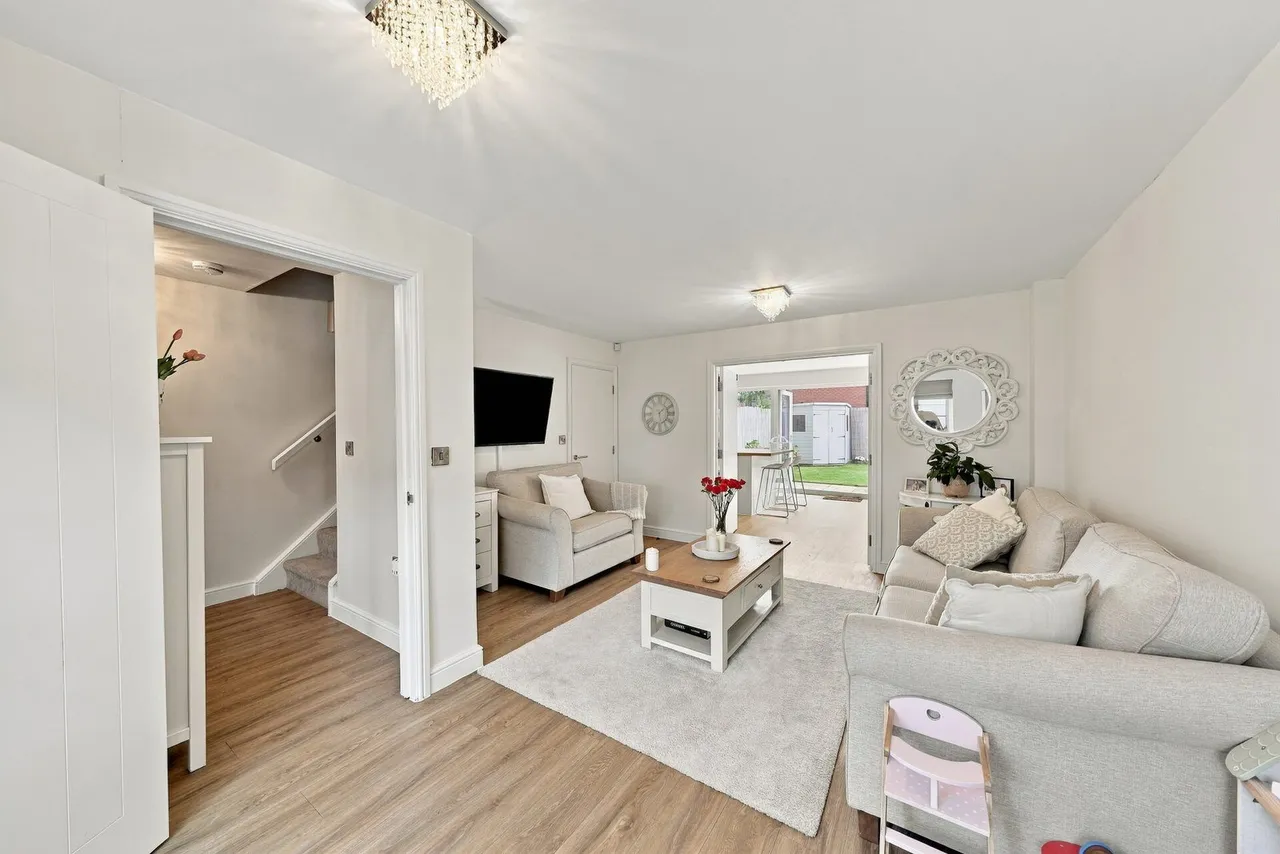 Hurstfield Road, Ellenbrook, M28, photo 9