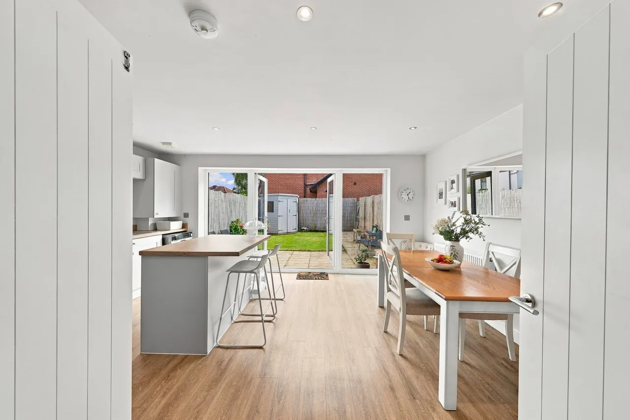 Hurstfield Road, Ellenbrook, M28, photo 7