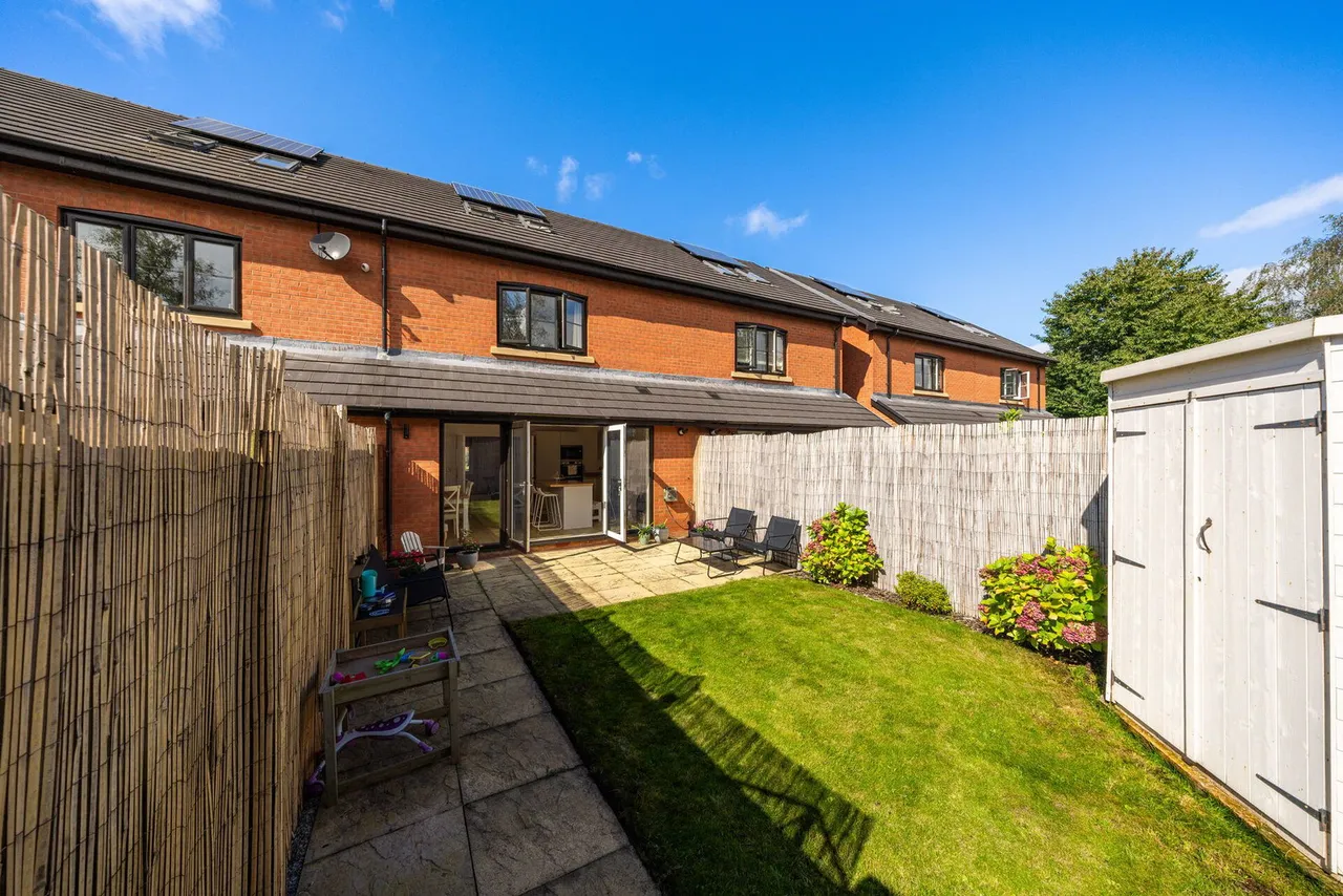 Hurstfield Road, Ellenbrook, M28, photo 23