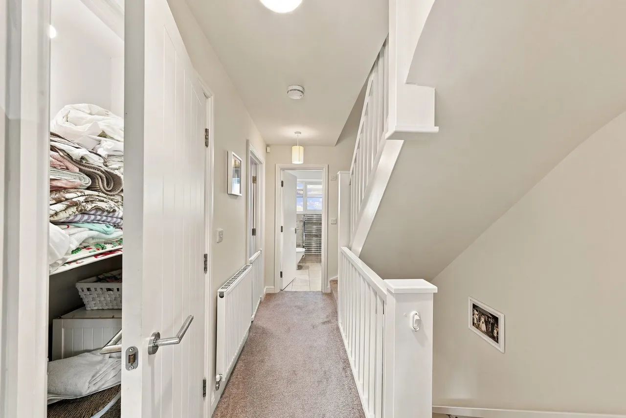 Hurstfield Road, Ellenbrook, M28, photo 14