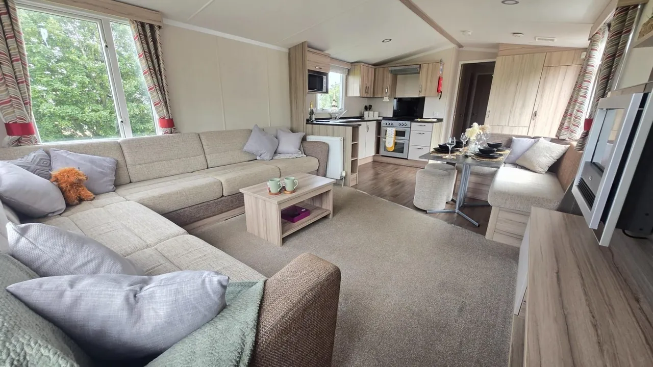 Swift Loire, Scarborough Lodge Retreat, YO12, photo 3