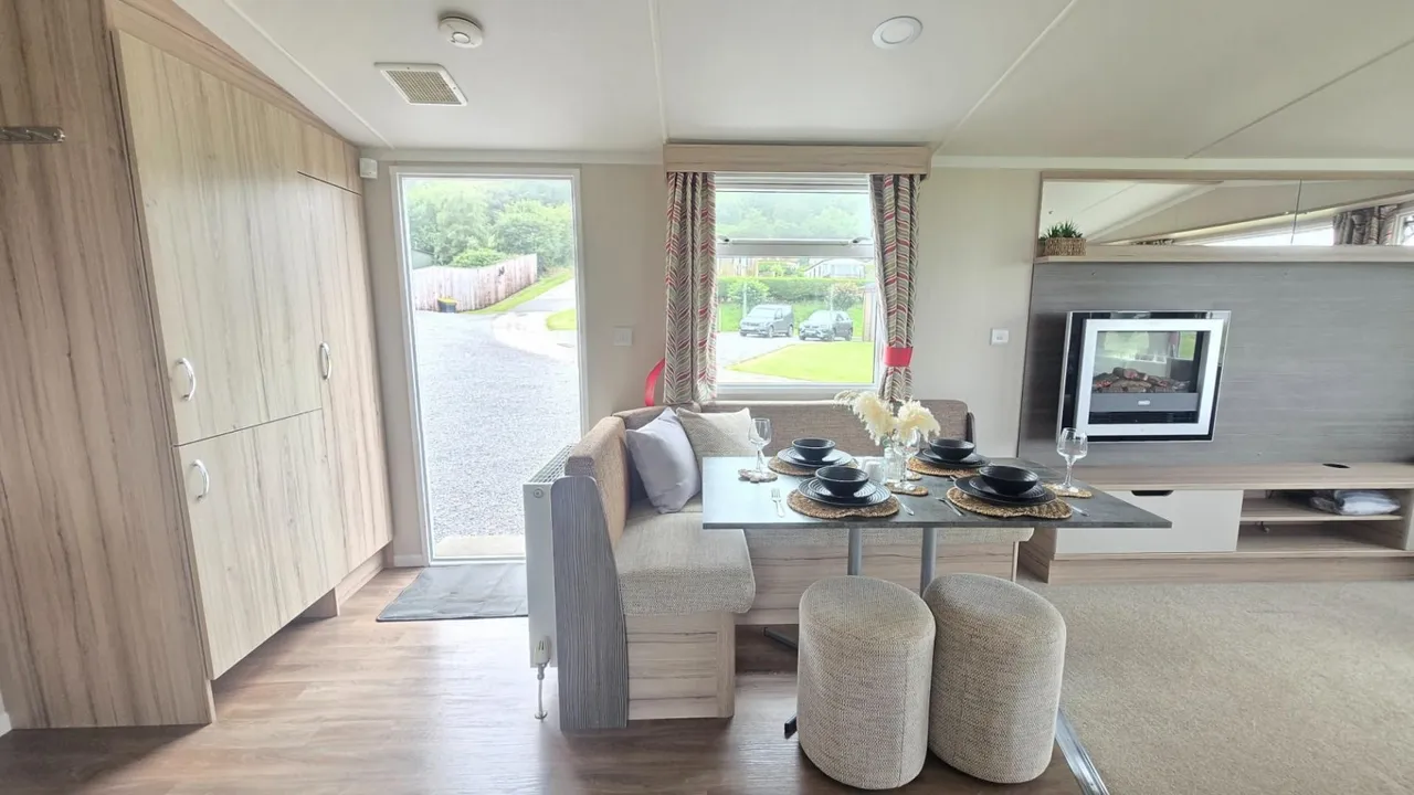 Swift Loire, Scarborough Lodge Retreat, YO12, photo 5