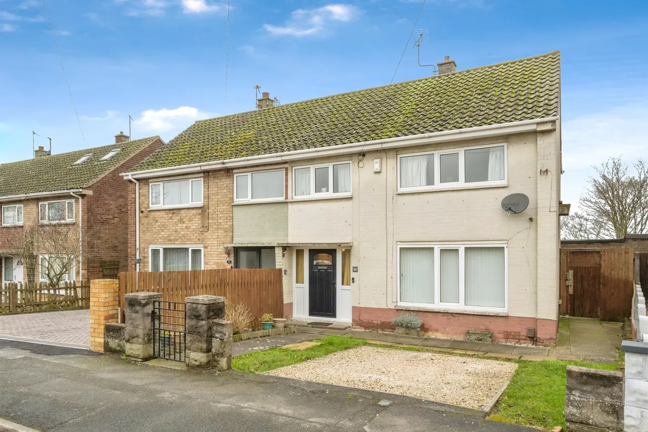 3 bed house for sale — Brocklesby Road, Scunthorpe