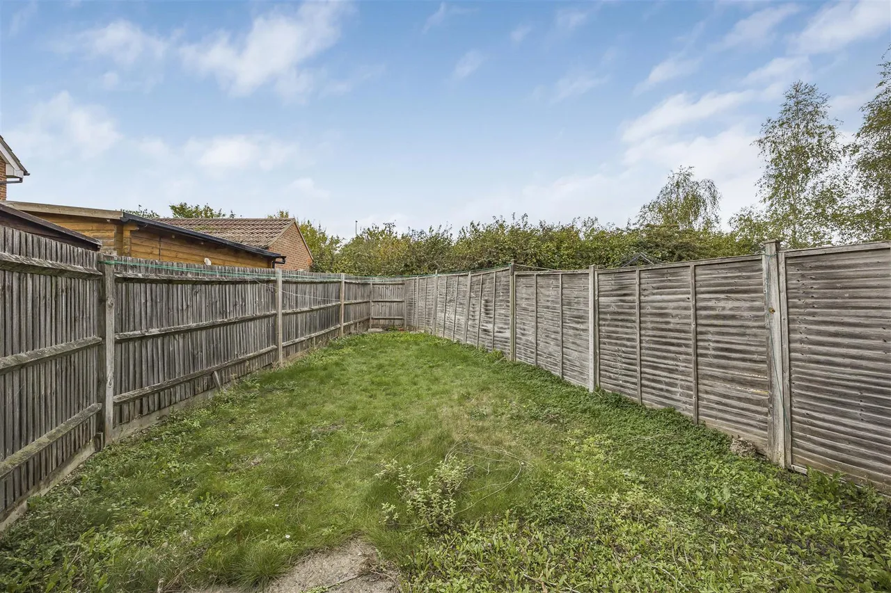 Pippin Grove, Shinfield, RG2, photo 15