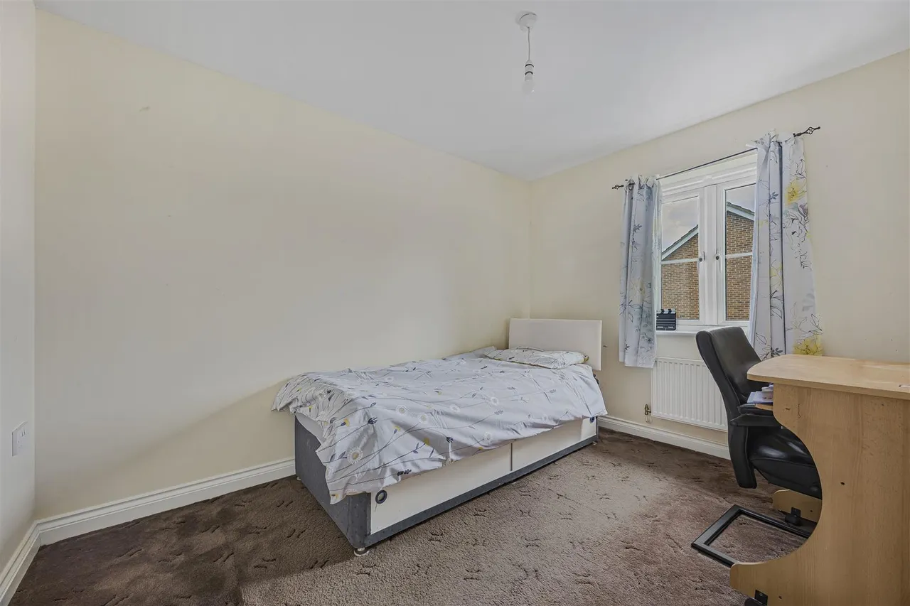 Pippin Grove, Shinfield, RG2, photo 11