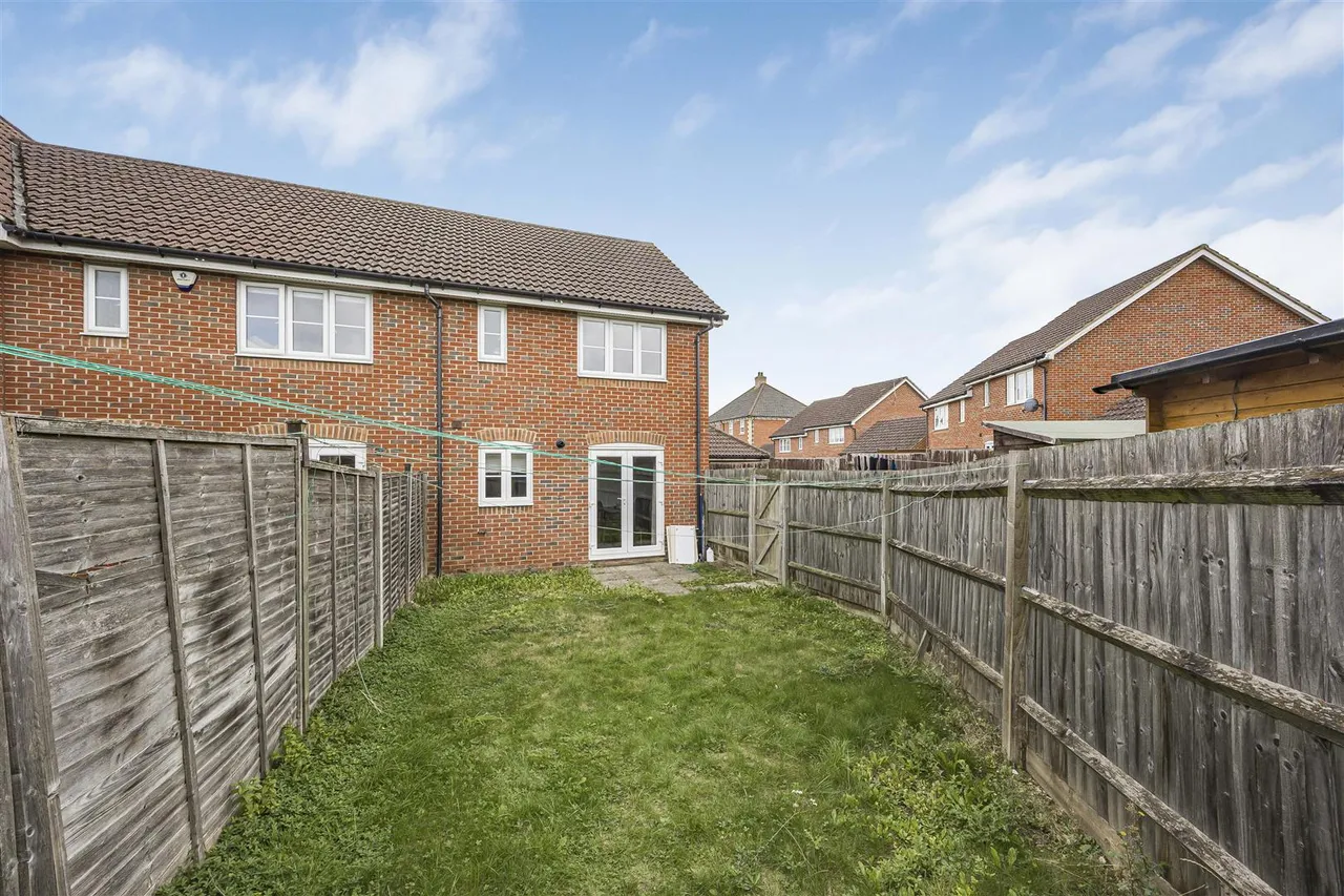 Pippin Grove, Shinfield, RG2, photo 14
