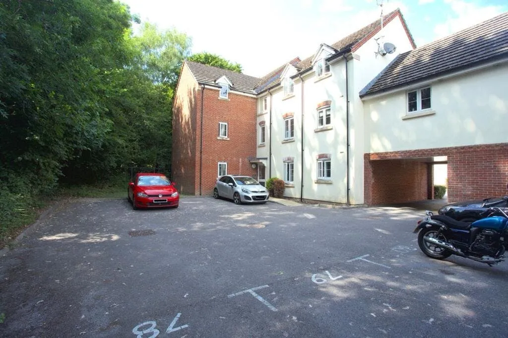 2 bed flat for sale — Crestwood View, Eastleigh, SO50