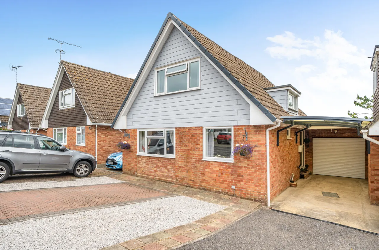 3 bed house for sale, Yellowhammers, Alton, GU34