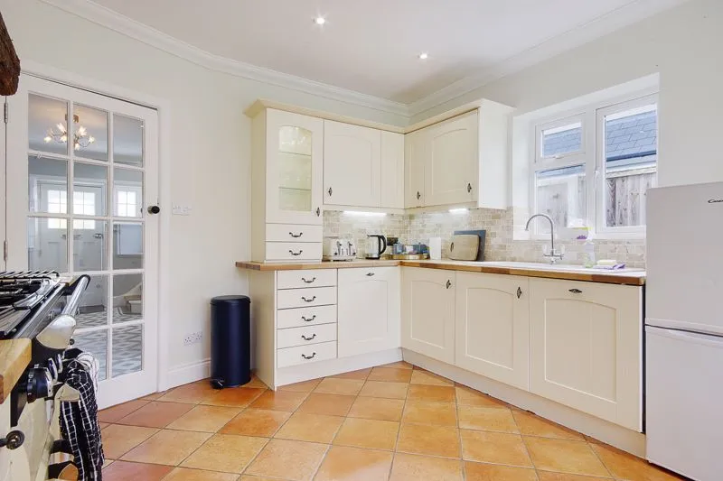 New Road West Parley, Bournemouth BH22 8EA, photo 19