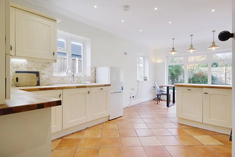 New Road West Parley, Bournemouth BH22 8EA, photo 18