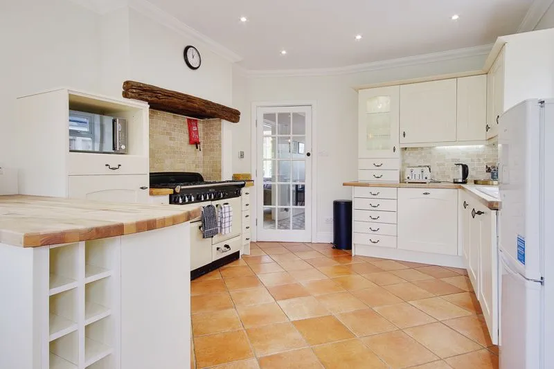 New Road West Parley, Bournemouth BH22 8EA, photo 21