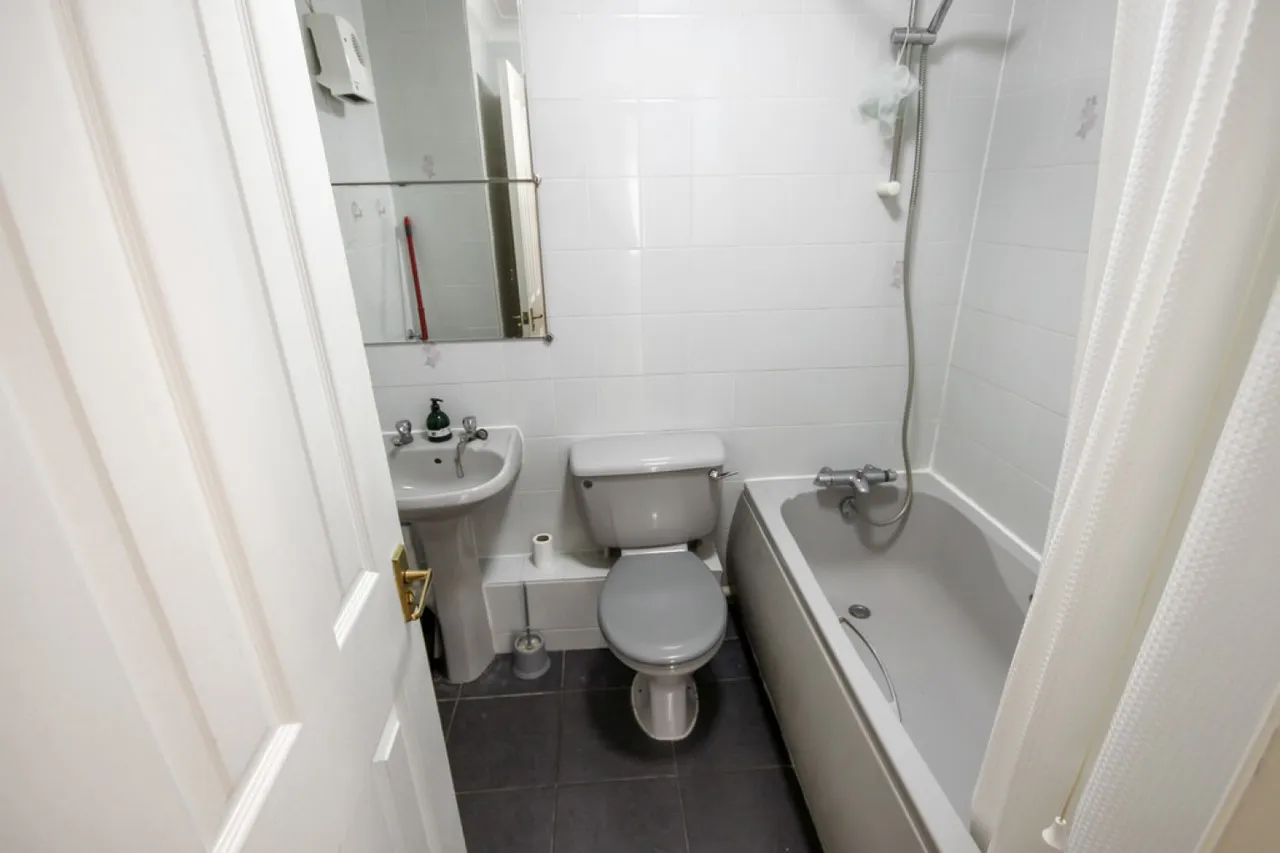 Rowan House, Woodhead Drive, photo 7