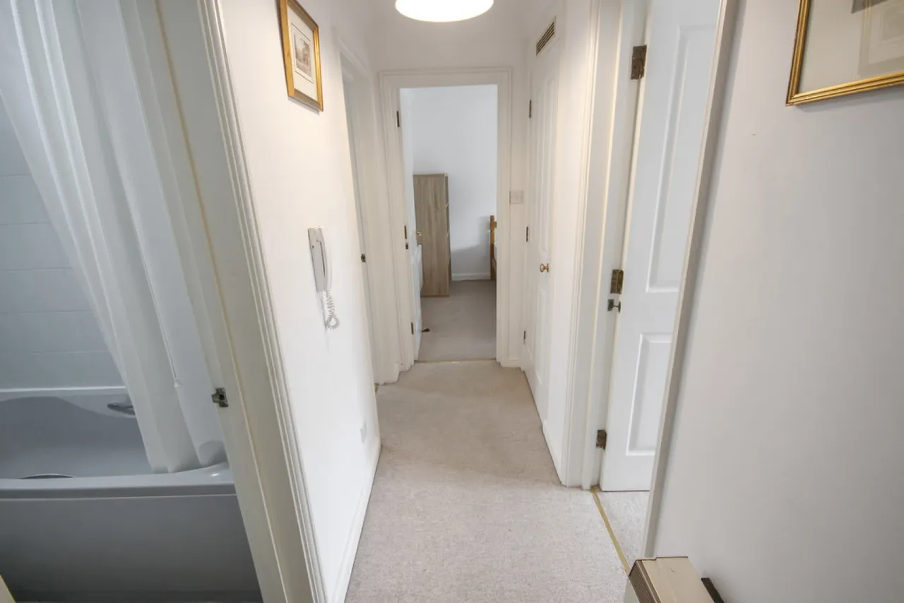 Rowan House, Woodhead Drive, photo 8