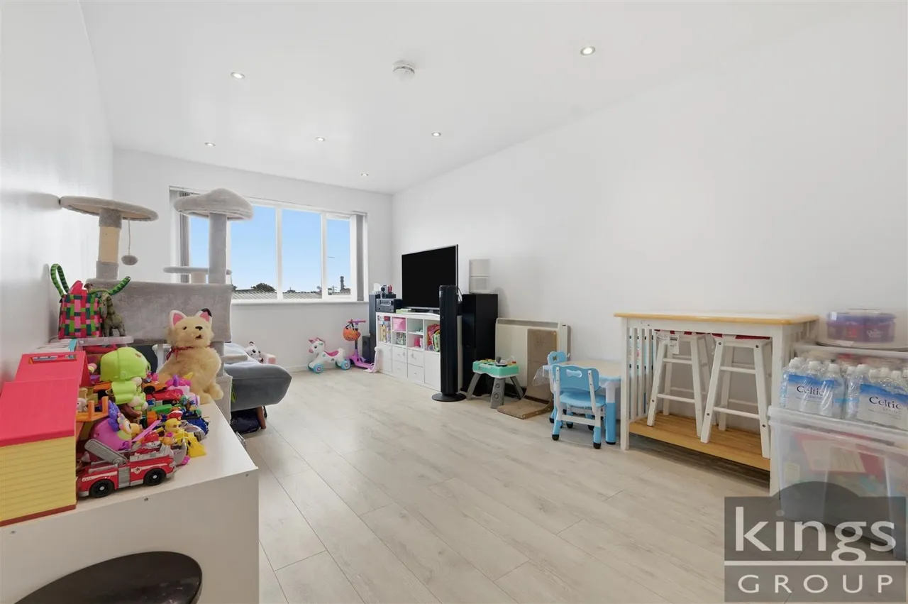 Enstone Road, Enfield London, photo 6