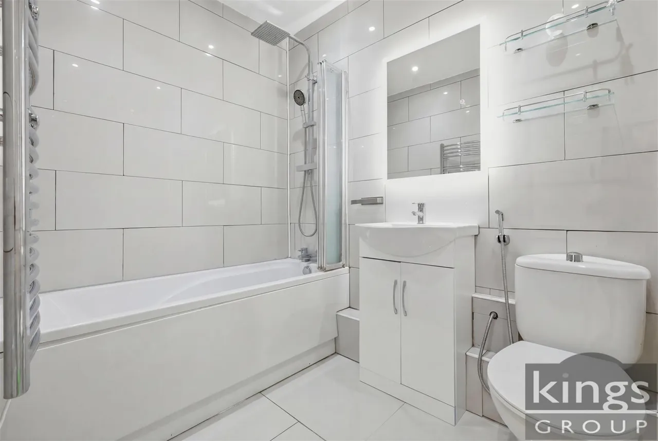 Enstone Road, Enfield London, photo 8