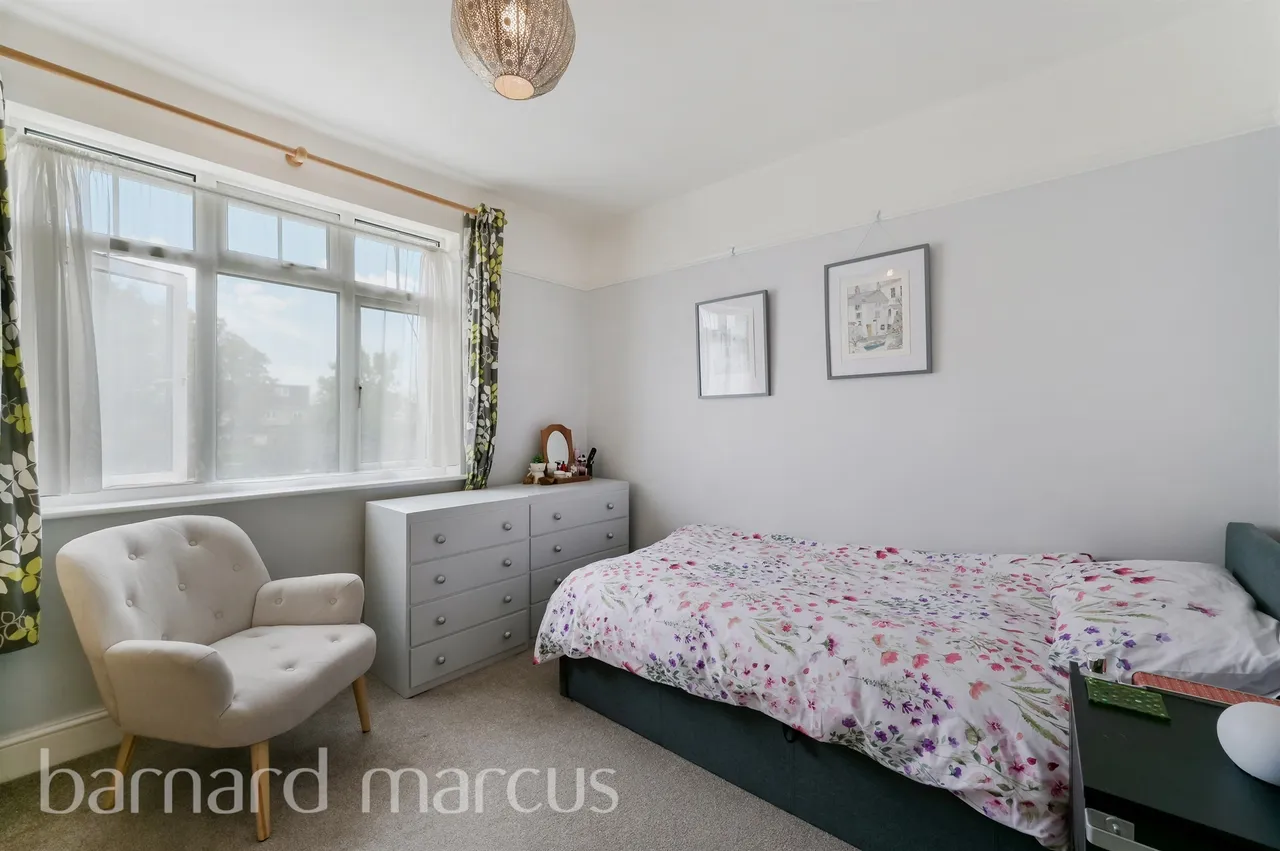 Cranleigh Road, Feltham, photo 6