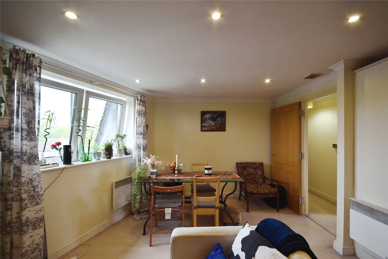 Rhydypenau Road, Cyncoed, Cardiff, CF23, photo 5