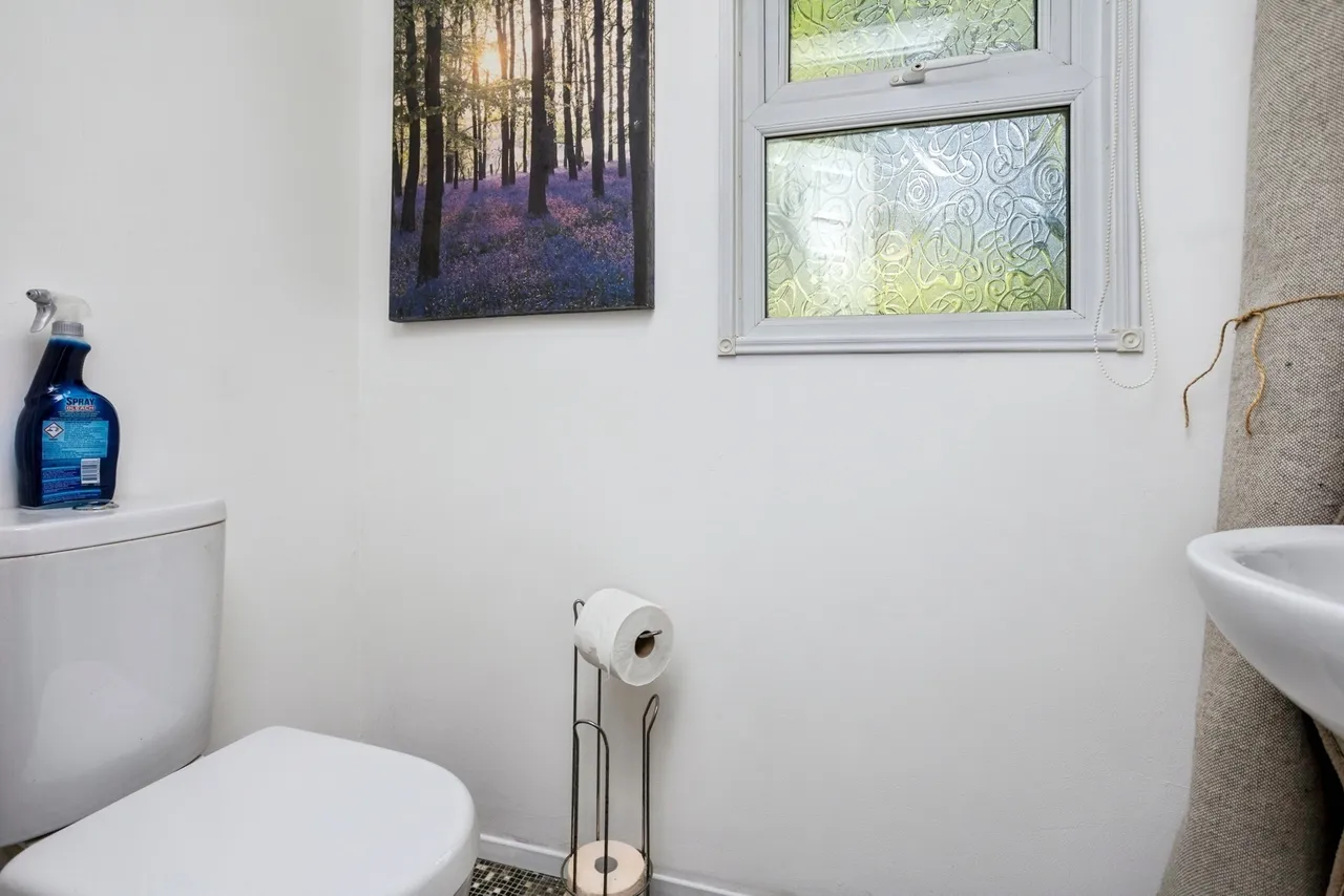 Linnett Close, Turners Hill Park, RH10, photo 11