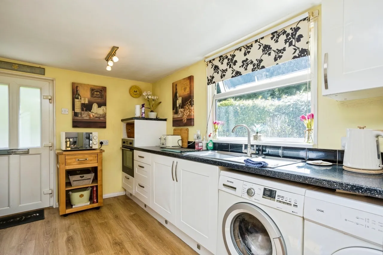 Linnett Close, Turners Hill Park, RH10, photo 15