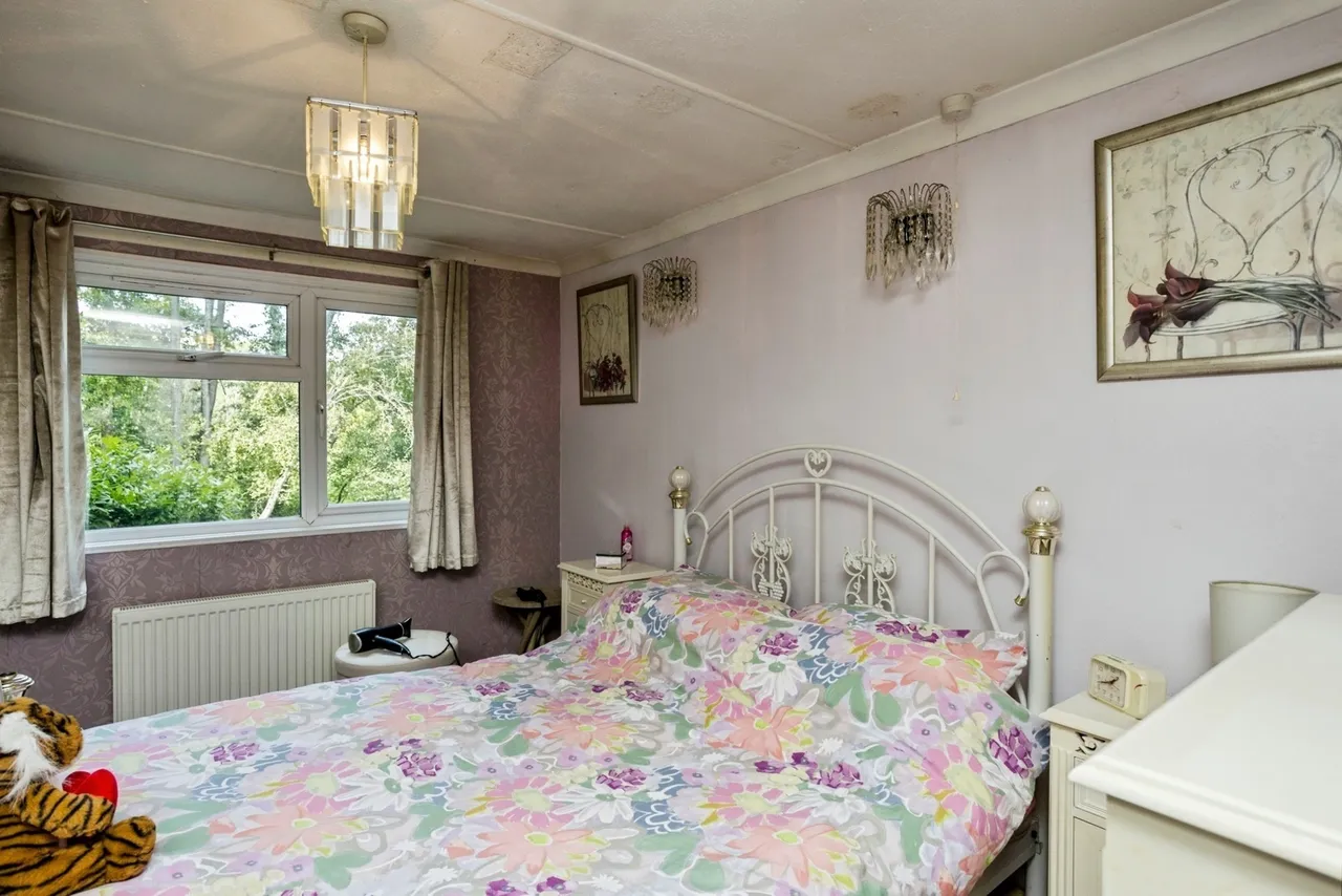 Linnett Close, Turners Hill Park, RH10, photo 10