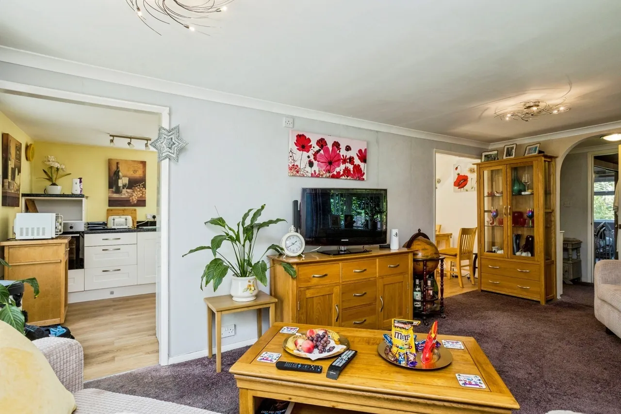 Linnett Close, Turners Hill Park, RH10, photo 8