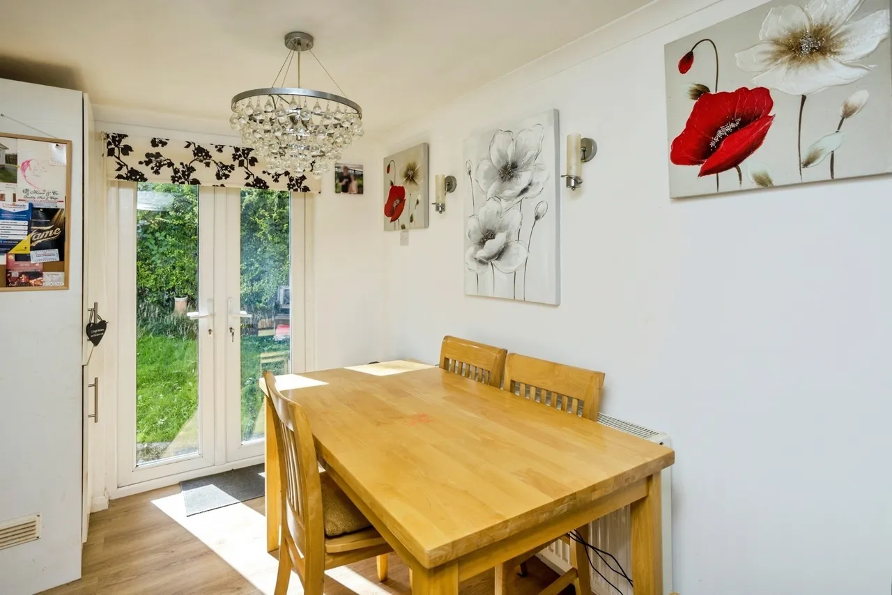 Linnett Close, Turners Hill Park, RH10, photo 13