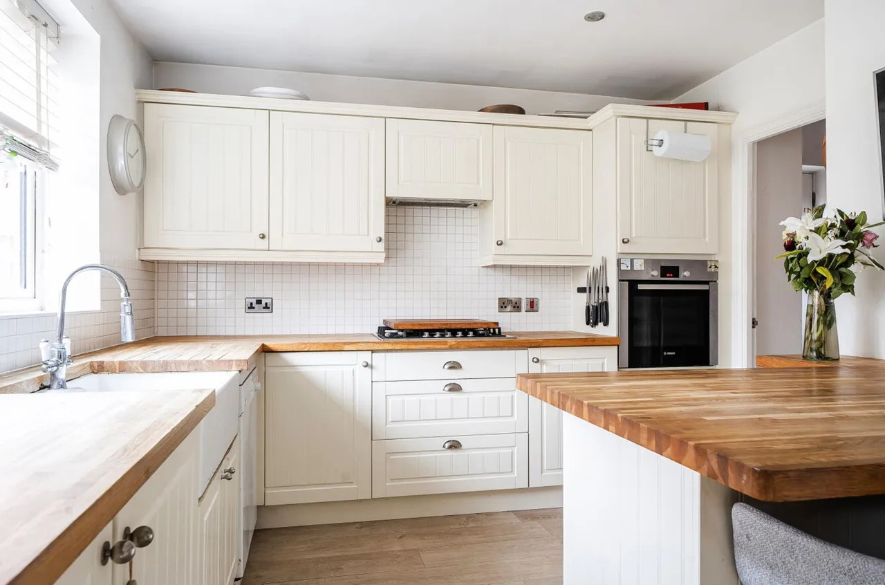 Mere Close, Bracklesham Bay, PO20, photo 3