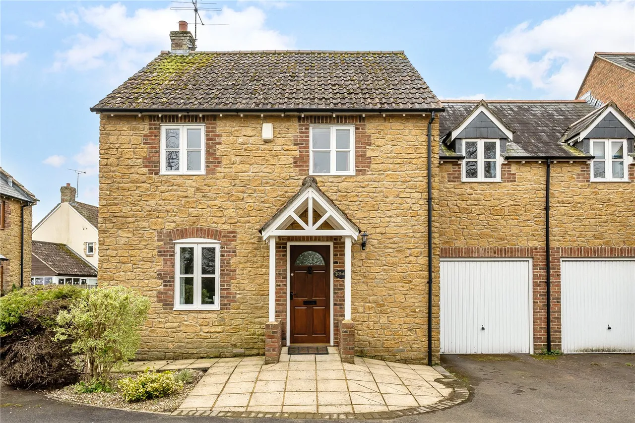 3 bed house for sale — Frog Lane, Haselbury Plucknett, Crewkerne, Somerset, TA18 7RT